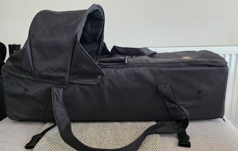 Ickle Bubba venus newborn cocoon for twin pram