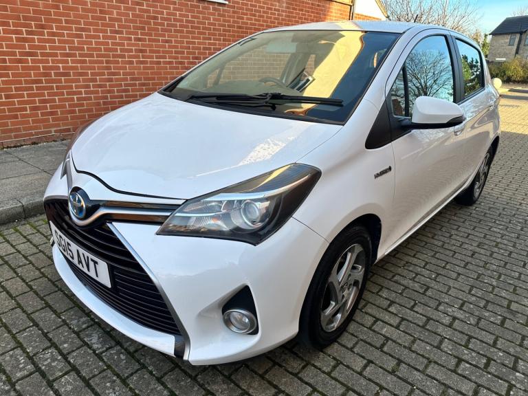 2015 Toyota Yaris 1.5 Hybrid Icon 5dr CVT HATCHBACK Petrol/Electric Hybrid Automatic