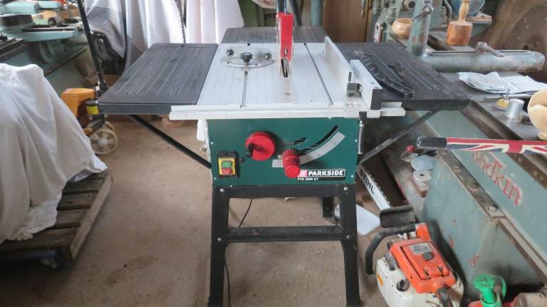 Electric Table Saw