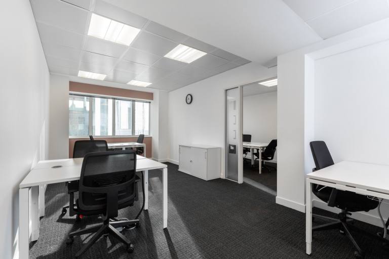 London - W1K 6DJ \ Secure an Office with 5 Workstations