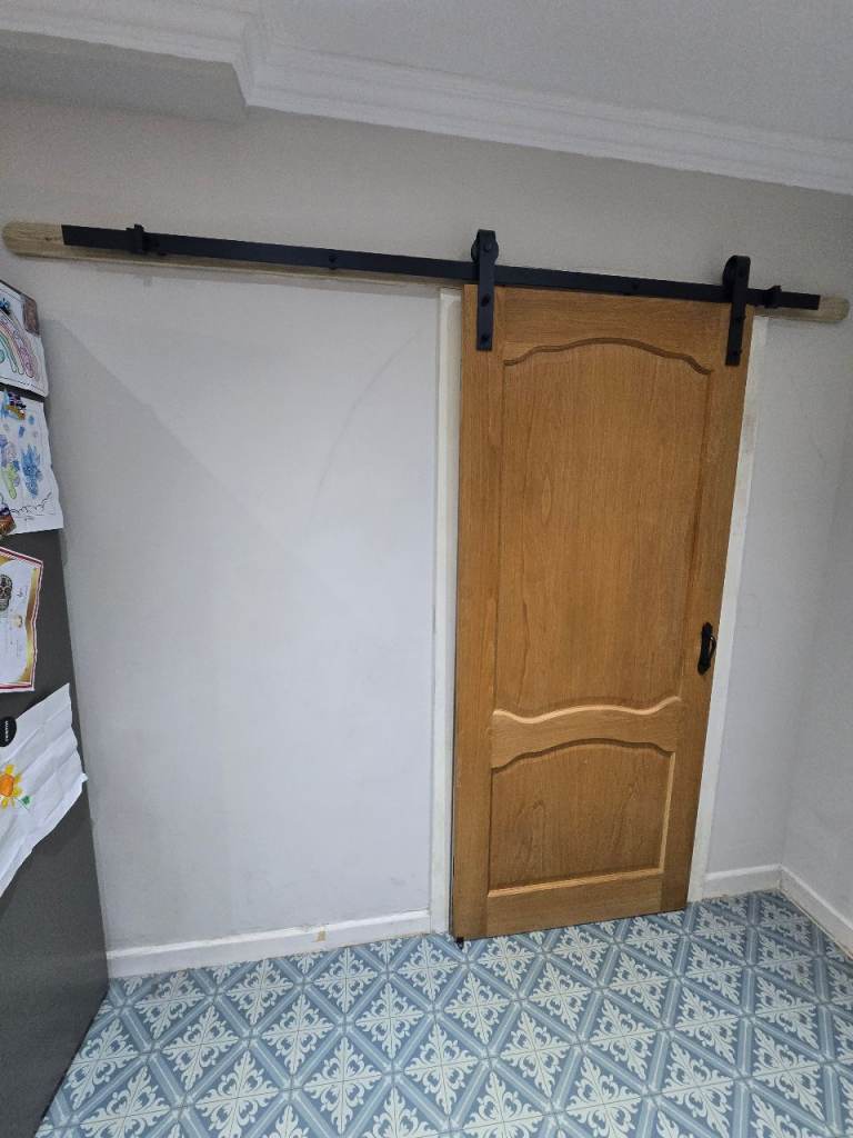 FREE Wooden Internal Oak Door with Sliding Barn Door Hardware for Sale