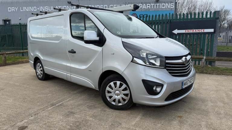 VAUXHALL VIVARO 1.6 CDTi 2700 BiTurbo Sportive 2017