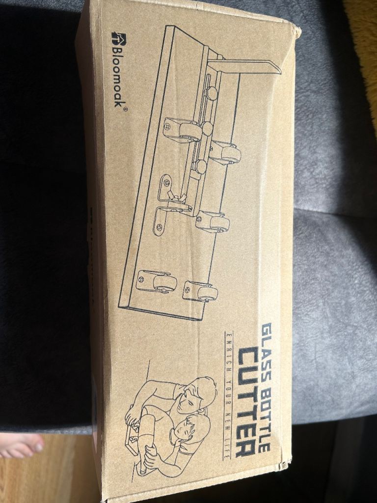 Glass bottle cutter