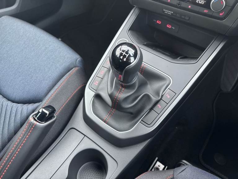 2025 SEAT Arona 1.0 TSI 115 FR Black Edition 5dr Hatchback PETROL Manual