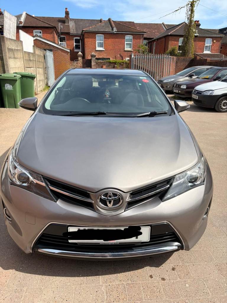 Toyota, AURIS, Hatchback, 2013, Semi-Auto, 1598 (cc), 5 doors