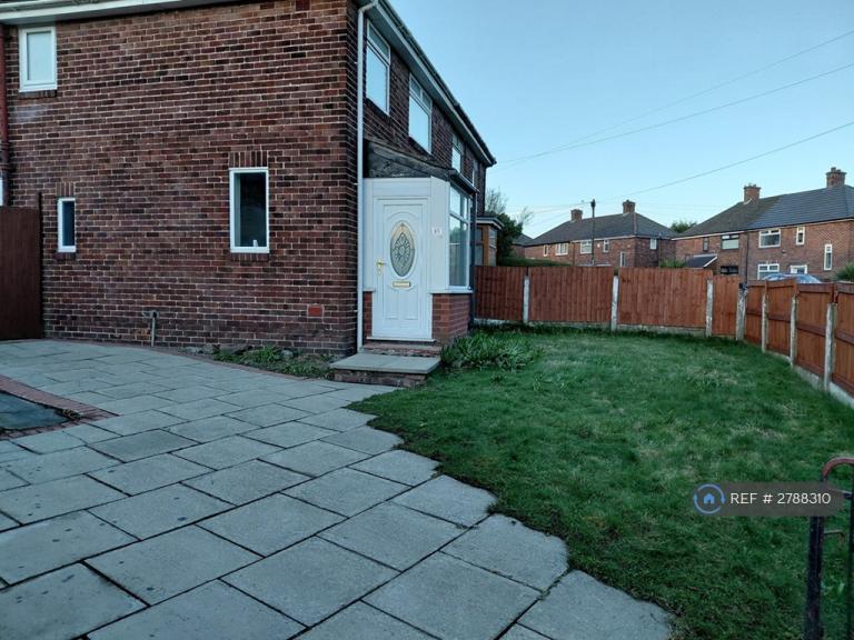 4 bedroom house in Esthwaite Avenue, St Helens, WA11 (4 bed) (#2788310)