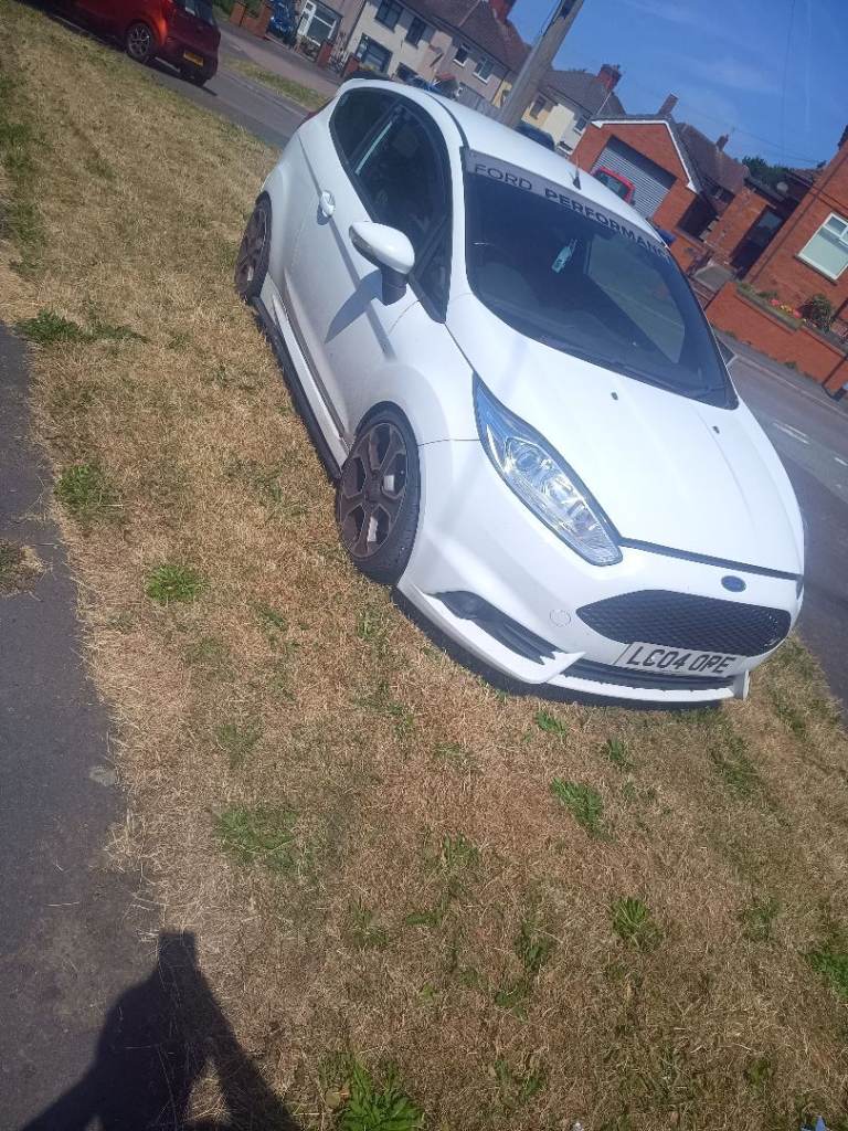 Ford, FIESTA, Hatchback, 2016, Manual, 1596 (cc), 3 doors