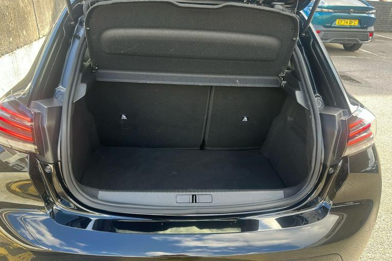  Peugeot 208 1.2 Puretech Allure Hatchback 5dr Petrol Manual Euro 6 s/s 100 Ps