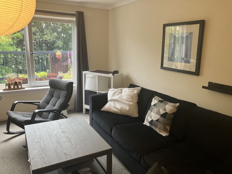 3 bed maisonette - Law area