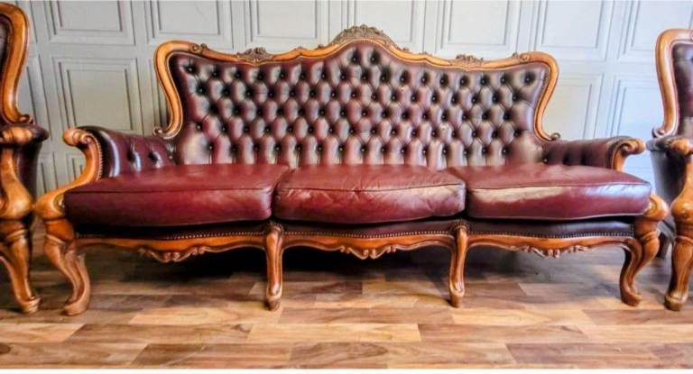 An exceptional french rococo Louis XV1 chesterfield 3 piece set. 