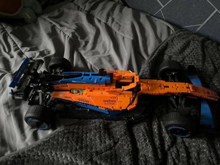 Lego technic McLaren f1 race car (42141)