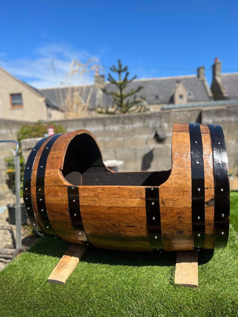 Full size planter on a base all cleaned and ready to go out all sanded 