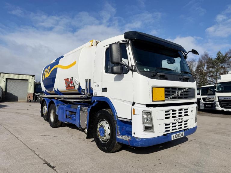 2010 VOLVO FM 400 18,000 LITRE FUEL TANKER 