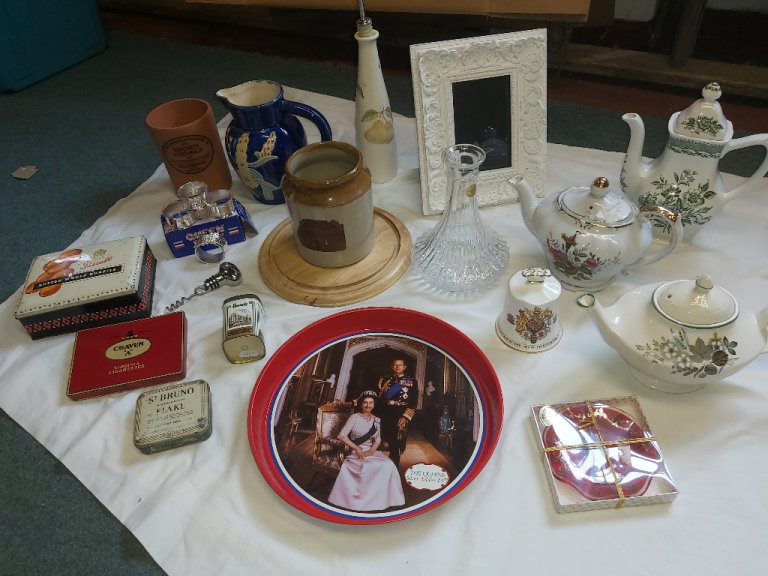 VARIOUS COLLECTABLES