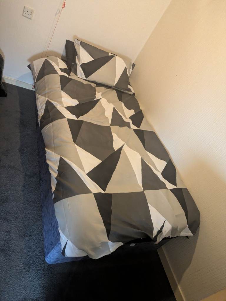 Single bed 