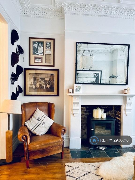 1 bedroom flat in Pennard Road, Shepherds Bush, W12 (1 bed) (#2936018)
