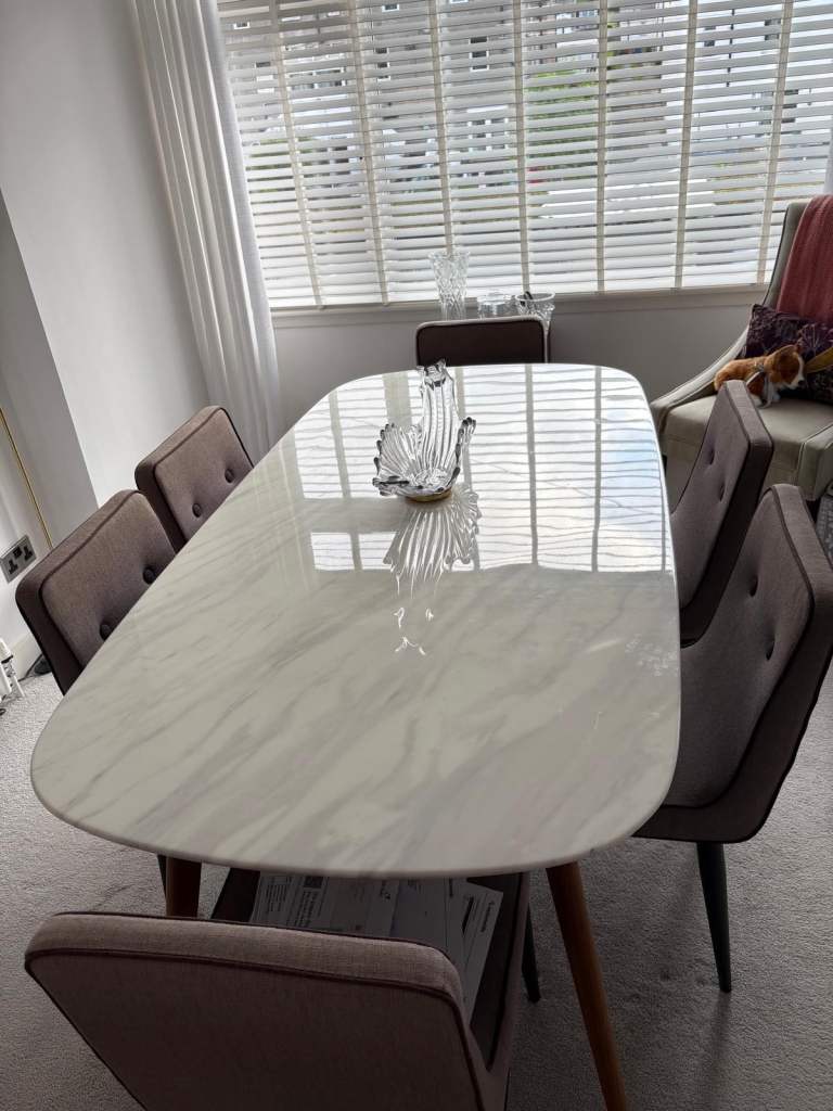 Dining room chairs x6 