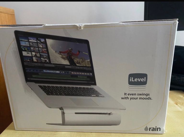 Laptop desk raiser