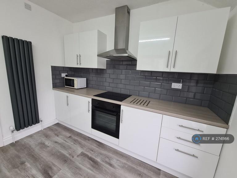 2 bedroom flat in Eversley Road, Sketty, Swansea, SA2 (2 bed) (#2741166)