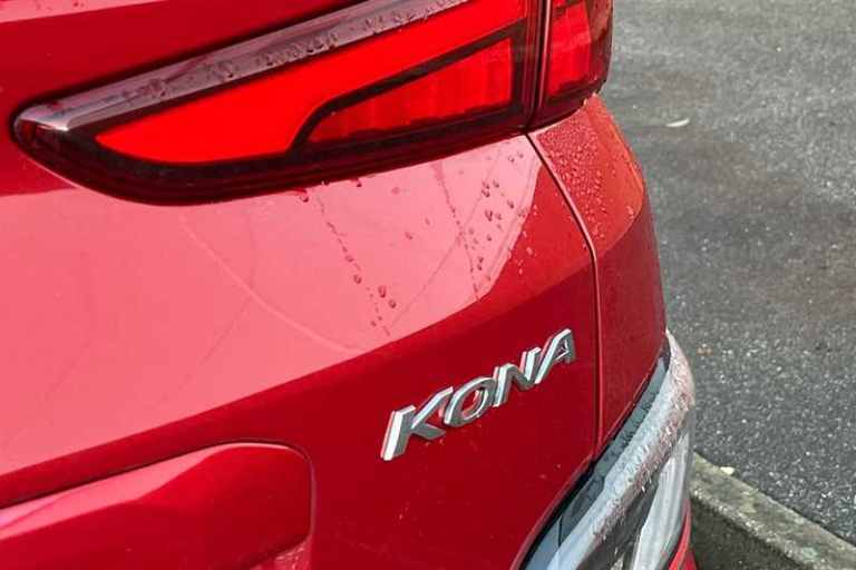 2022 Hyundai KONA 64kWh Premium SUV 5dr Electric Auto (10.5kW Charger) (204 ps) SUV Electric Auto...