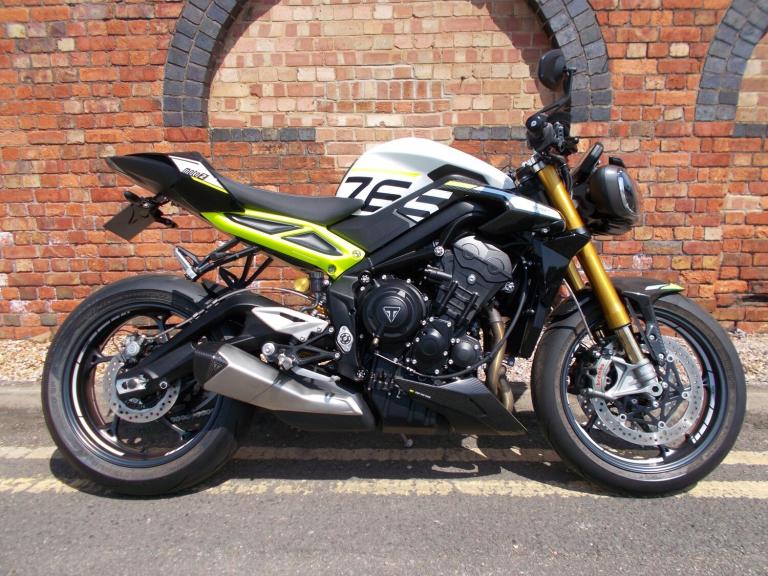 2023 TRIUMPH STREET TRIPLE 765 MOTO2™ EDI