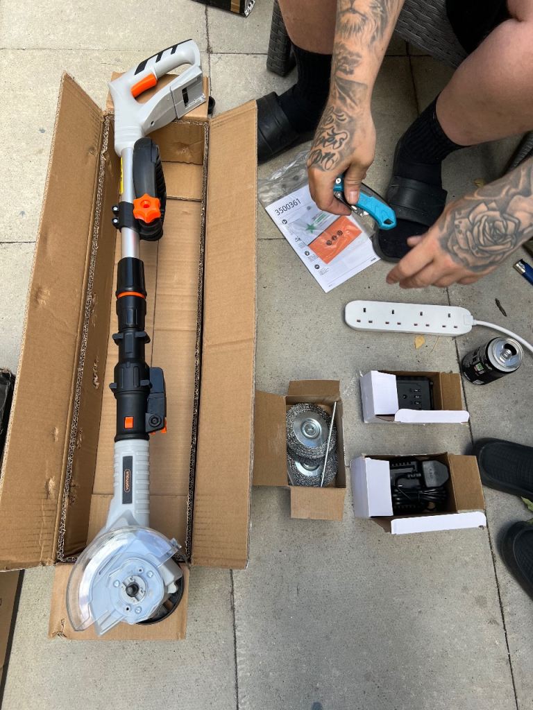 Vonhaus Cordless Grass Trimmer & Edger - NEW