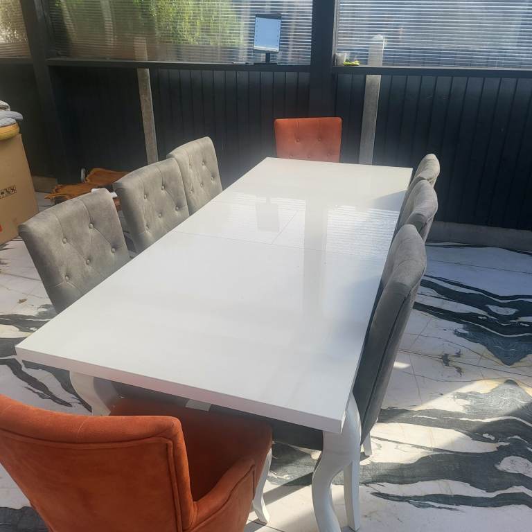 Expandable Dining Table with Chairs 