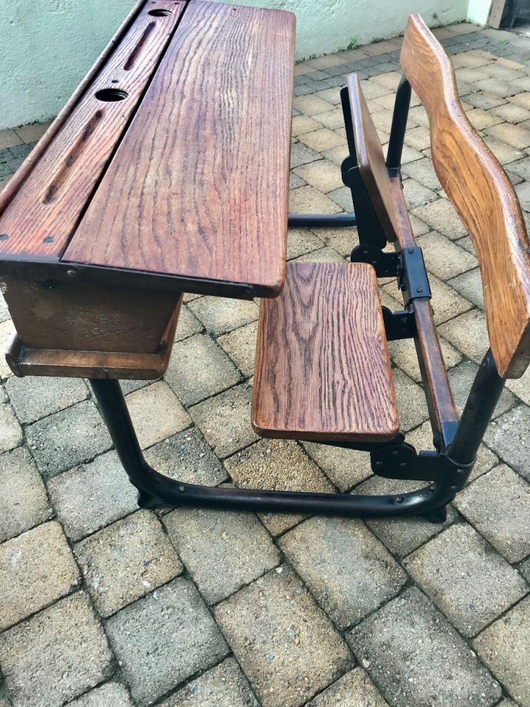 😎BEAUTIFUL 😎OLD SCHOOL DESK FROM STRANDTOWN PRIMARY SCHOOL 😎