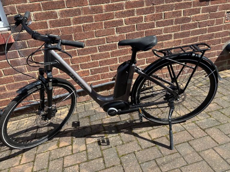 Raleigh Motus Electric Bike – Grey,  size small. Very Good Condition