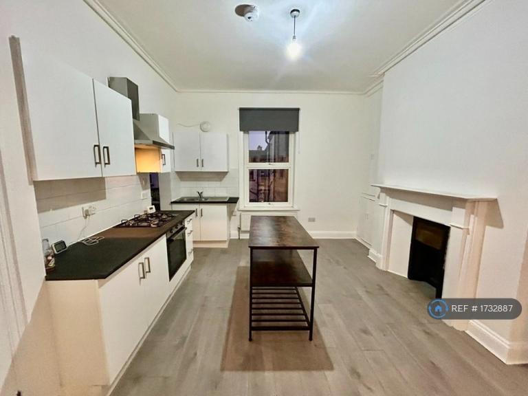 4 bedroom house in Skipton Road, Keighley, BD20 (4 bed) (#1732887)