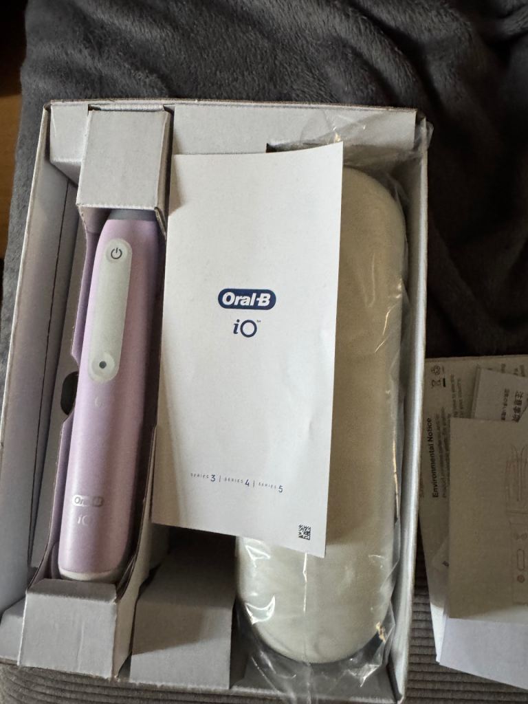 Oral B electric toothbrush 