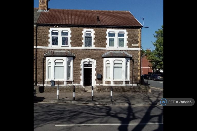 2 bedroom flat in Splott Road, Cardiff, CF24 (2 bed) (#2818445)