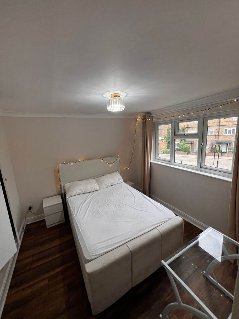 ** ALL BILLS INCLUDED - GREAT VALUE ** LOW DEPOSIT **CANNING TOWN