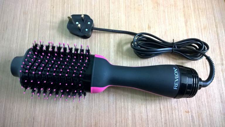 Nearly New Revlon Pro Collection Salon Hair Dryer and Volumiser,