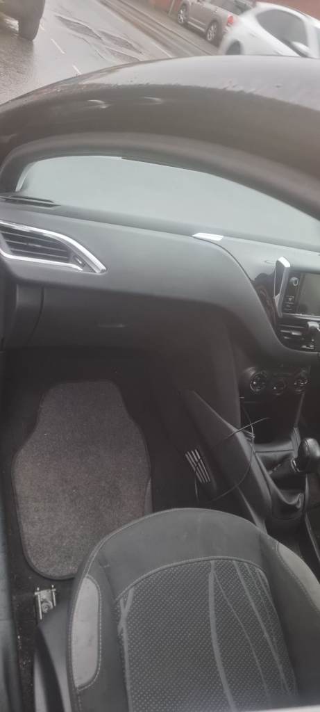 Peugeot, 208, Hatchback, 2014, Manual, 1199 (cc), 5 doors