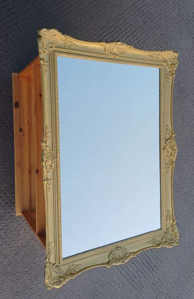 Wall mirror