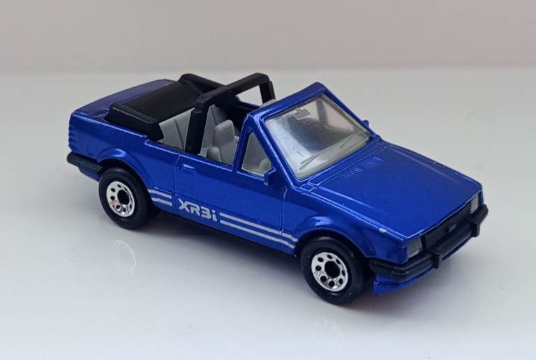 Vintage 1985 Matchbox 1:56 Ford Escort Cabriolet diecast toy car