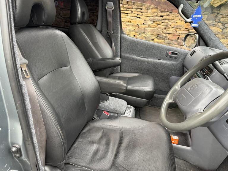 2010 Toyota Granvia 3.0TD VAN AUTO DIESEL   Diesel Automatic