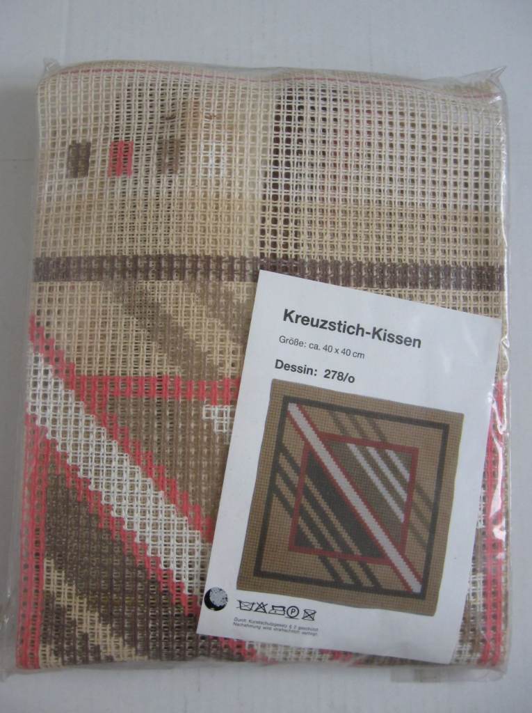 Cross stitch tapestry CUSHION COVER kit, new.