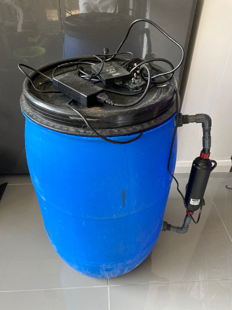 Water barrel for marine/tropical fish 