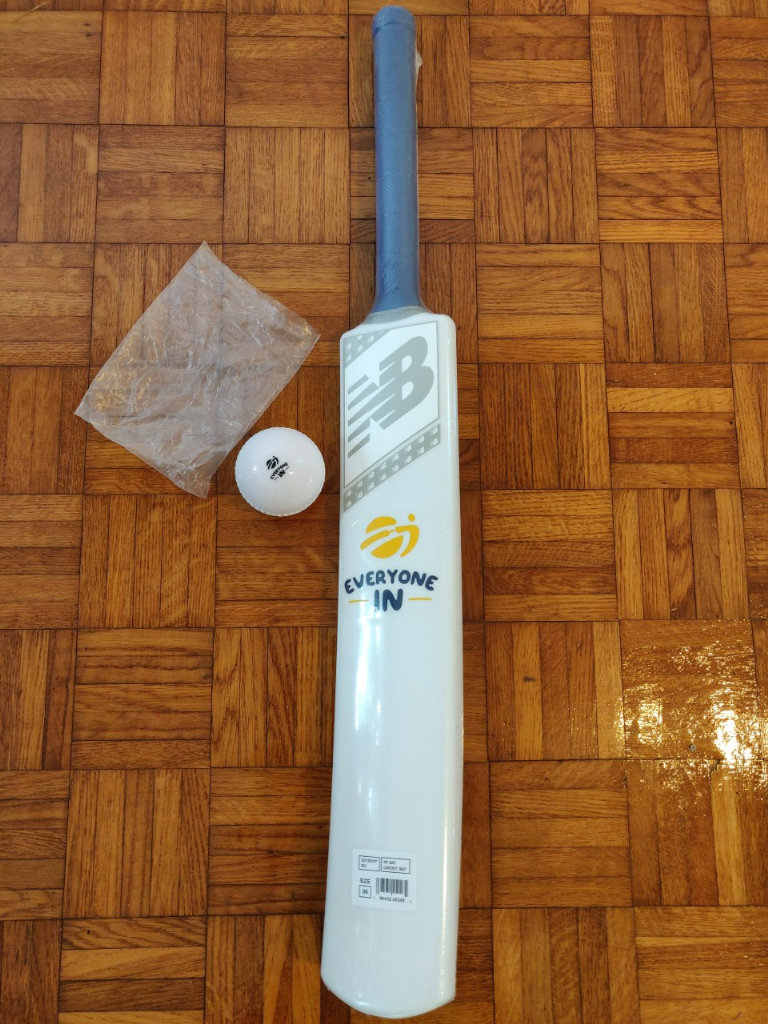 New Balance Cricket Bat & Ball Size 6 Plastic- The Hundred X KP Promo Sealed new