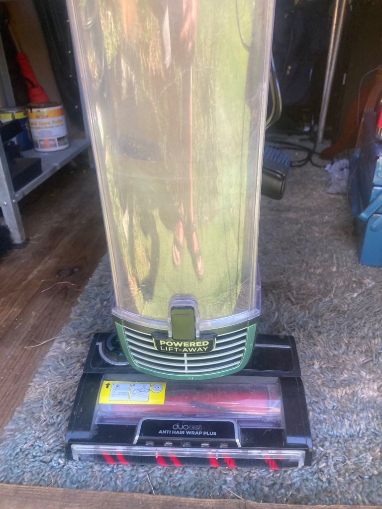 Shark Powered Lift-Away Vacuum – Anti Hair Wrap Plus