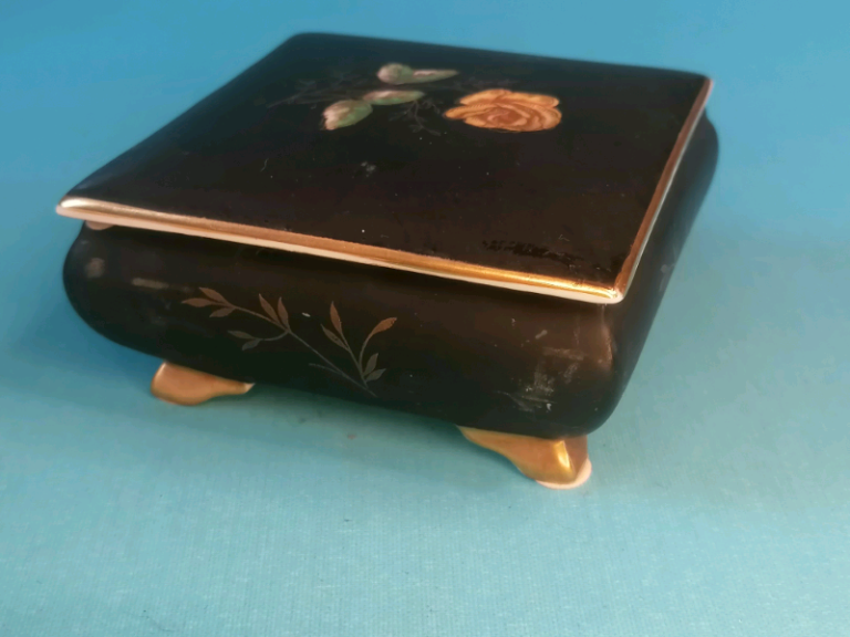 Vintage 4-inch Rose Porcelain Bavaria KM Germany. Handmade. 