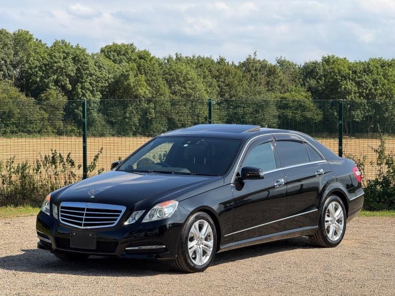 2010 Mercedes-Benz E Class E350 AVANTGARDE AUTOMATIC SALOON * ONLY 20000 MILES * FULL LEATHER * U...