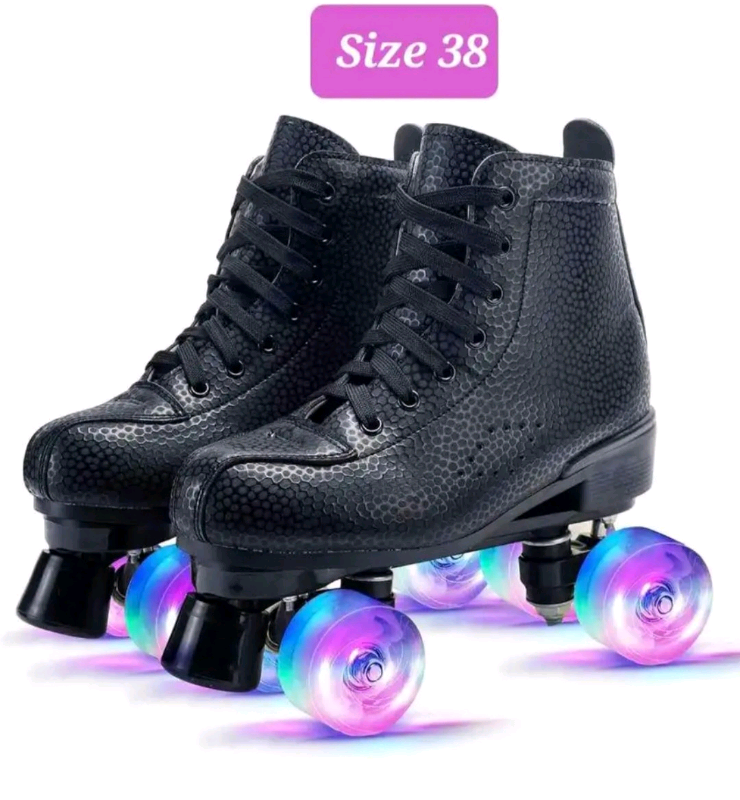 Roller Skates, light up wheels, black, size 38.