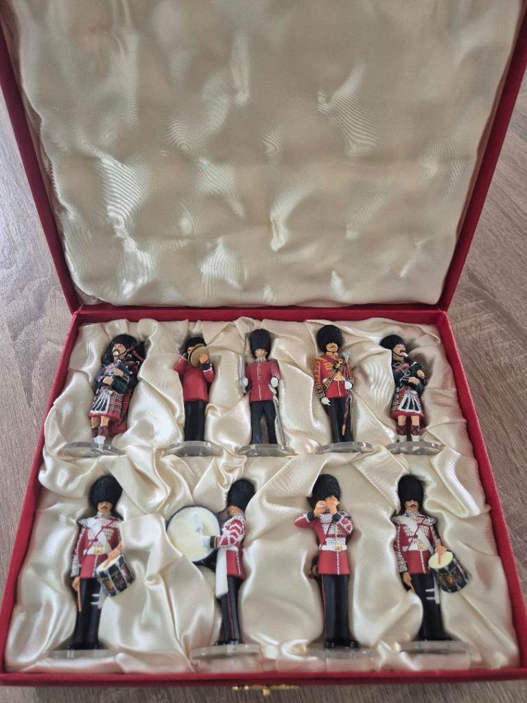 Corgi Classics Limited Scots Guard Figures - 9 Piece Set
