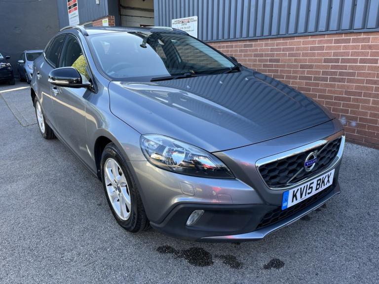 VOLVO V40 CROSS COUNTRY 1.6 SE D2 (115hp) 2015