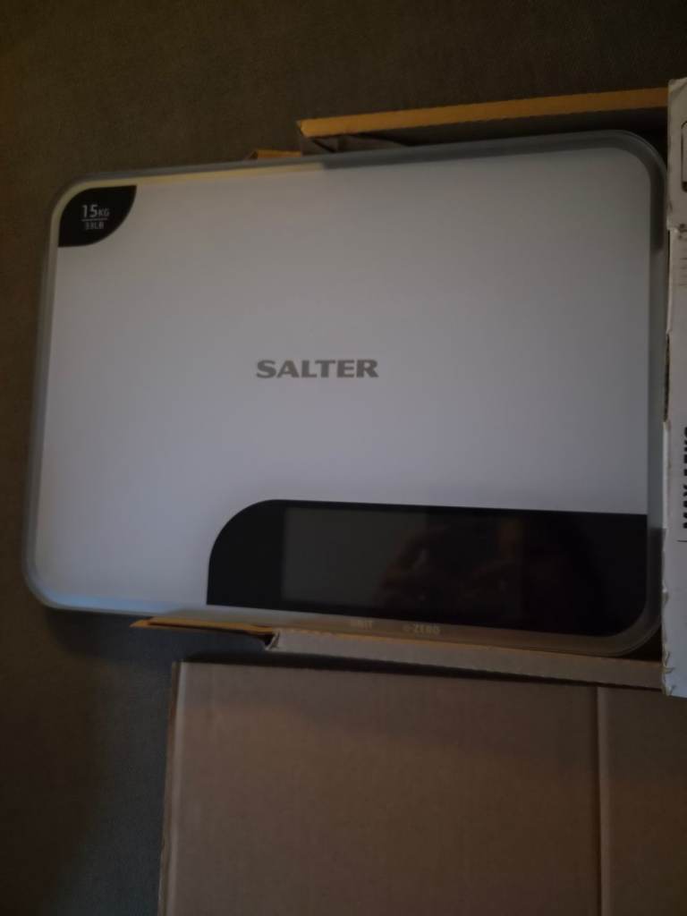 REDUCED Salter Kitchen Scale  – 15kg Capacity - Practically Brand New - Kept in box