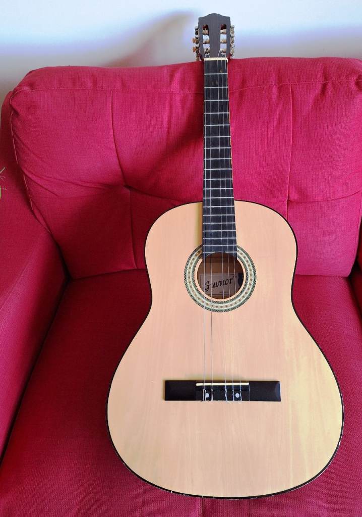Guvnor GC104-NL Classical Acoustic Guitar, 6 String, Full size