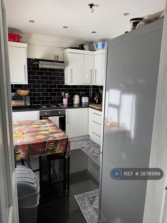 1 bedroom in Jarman House Jubilee St, London, E1 (#2878999)